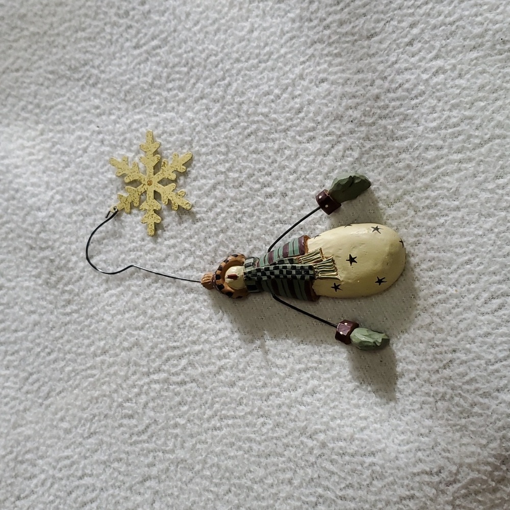 Williraye ornament